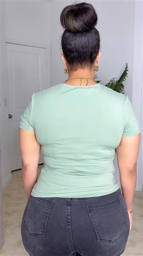 3.9K views · 17 reactions | Our best wireless back smoothing bra is now back in stock and improved ❤️ Shop now before it’s gone again  | She’s Waisted | Facebook