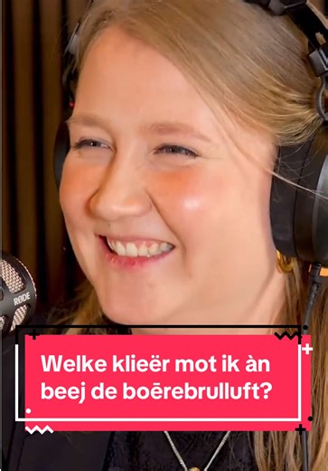 De maest gestelde vraog àn ôs: “Welke klieër mot ik àn beej de boērebrulluft?”🤔 D’n dinsdag van de Vastelaovend staot ien ut taeken van de boērebrulluft. Urst werre Tessa en Max ien ut ònaecht verboonde ien De Schouwburg en daornao volgt eur trowfieëst op de Vastelaoveskantus op ut Henseniusplein ien Venroj!🎤🎉 D’n dresscode vur d’n ganze dág: boērekledij. Iets zwárts uut de kâst van ôw opa en oma, of enne boēreovveral mit enne rooje záddoēk? Kan allemol? Ziet creatief!🤩 🎥: @roberthusken #Va