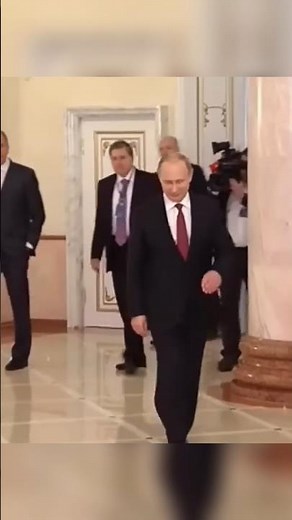 Reason Why Putin Walk So Weirdly?😱