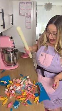 How to make a Piñata Cake with Frost Form🪅🎂www.frostform.com