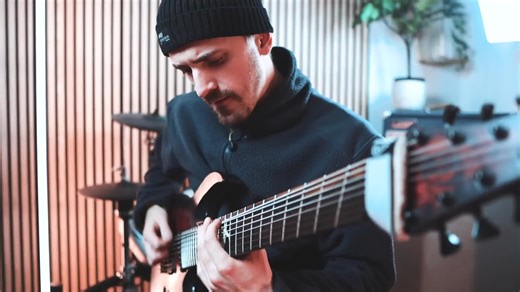 Checking out @mixwave Avenged Sevenfold - Brooks Wackerman - sick stuff fam. Playing the drums on my TD-15KV e-kit. Shout out to @olloaudio for the S5X, my favorite pair of mixing headphones atm. Good looking as well, wearing them in the drum angle 👊 - Wanted to see what I could do with only a stereo (not multi-out) mix and just put plugins on the drums as a whole and do the rest in the plugin. Turned out pretty nice! A bit too much room on the kick tho lol. Didn't do much on the drum track: mu