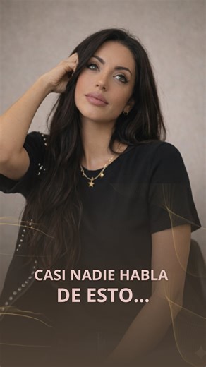 J E N N I F E R ⚡ on Instagram: "Después de permitir faltas de respeto, lo más difícil no es lo que pasó con la otra persona. Lo más difícil es volver a confiar en tu propio criterio. Porque cuando cruzas límites que sabías que no eran para ti, algo se quiebra por dentro: tu percepción, tu seguridad interna, tu autoridad personal. No aparece solo tristeza. Aparece exigencia, juicio, control. La necesidad de castigarte para “no volver a fallar”. Pero castigarte no te hace más consciente. Solo te