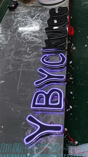 Over 2000 dazzling effects of illuminated lettering on door heads