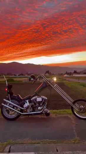 ✌️ @ride_n_roll78 1978 #shovelhead #chopperlife | ftwbikers