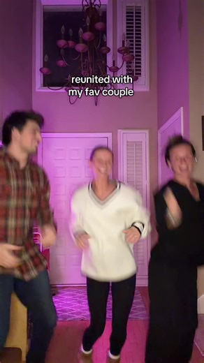 we backk #thirdwheel #sister #couple | couple