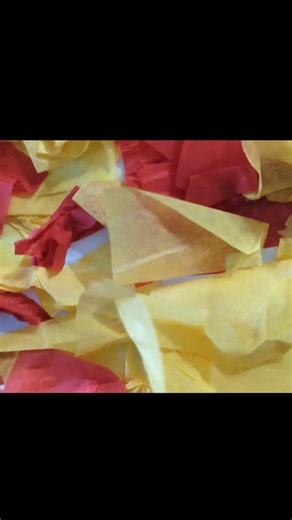 Cute Pumpkin craft for kids! All you need is paper, scissors, tissue paper and glue. #kidscrafts #pumpkin #pumpkincrafts #fall #fallactivities #fallcraftsforkids #thanksgivingcrafts #fallbucketlist #thanksgiving | Paper Scissors Craft