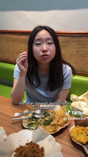 when travelling to east java, make sure to try nasi pecel! where rice is served with cooked veggies and peanut sauce! 📍Rumah Makan Pecel Kawi Hj Musilah Asli 1975, Malang, East Java