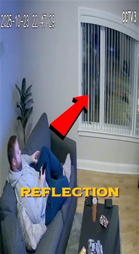 There’s Something in the Reflection 😳 #fyp #viral #trending #creepy #caughtoncctvcamera