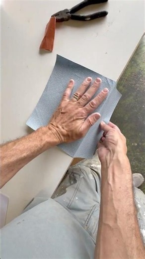 How to fold and cut sandpaper