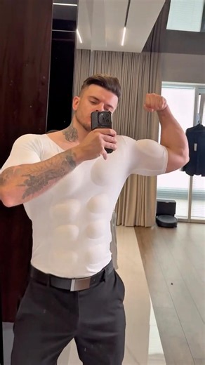 FORMA TERAZ™ X-CORE™ — better shoulders, chest line and V-shape in one T-shirt.