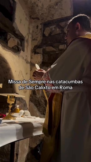 ➡️ “HOC EST ENIM CORPUS MEUM“ Repost @luizadopazo Santa Missa nas catacumbas de São Calixto #catolico #catolicos #jesus #unidospelaeucaristiacommaria #eucaristia #oracao #deusébom #catolicosporamor #deusnocontrole #deusnocomando #voltapradeus #voltaprajesus #jesusteama #catolicismo #filhosdemaria #filhosdaimaculada #deusébom #soucatolico #soucatolica #avemaria #santaigrejacatolica #mariapassanafrente #jesuscristo #totustuusmaria #totustuusmariae #jesussalvador #soucatólico #jesuseuconfioemvós #j