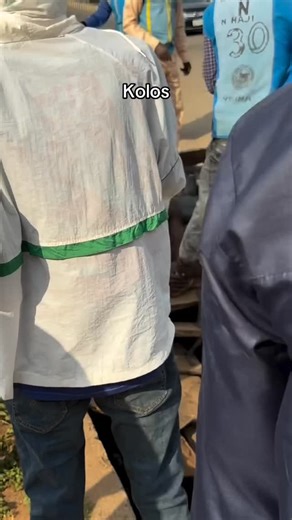 @leakygorey on Instagram: "… 1997년 개봉한 영화 Titanic은 잭과 로즈의 운명적인 사랑을 통해 비극 속에서도 오래 남는 감정의 깊이를 보여주는 작품입니다. 화려 한 연출보다 인물의 감정에 더 집중한 제임스 카메론 감독의 스 타일 은 지금 다시 봐도 묘하게 가슴을 울리죠. 배가 침몰하는 장면이 아 닌, 두 사람이 서로를 바라보던 순간들이 더 강하게 기억에 남 는 영 화이기도 합니다. 이 감정을 완성해주는 곡이 바로 셀린 디온의 *” My Heart Will Go On”*입니다. 처음 들으면 잔잔한데, 어느 순간 자연스럽게 가 슴이 벅차오르는 느낌을 줍니다. 특히 후반부의 고조되는 보컬은 영화 속 잭과 로즈의 마지막 장면과 겹쳐지면서 괜 히 마음이 서늘 해지기도 하고요. 많은 분들이 “이 노래가 나오면 왜 그 장면이 자 동으로 떠오르는지 모르겠다”고 말하는데, 그만큼 영화 와 음악이 자연스럽게 얽혀 있는 곡입니다. 1998년 아카데미 주제 가상을 비롯해 여