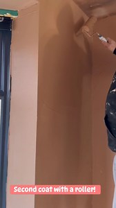 🔷🔷Video was done for experment purposes🔷🔷 People get too caught up in what brand of tools they’ve got or how much they’ve spent on them. Truth is, it doesn’t matter if it’s top of the range or a budget one off the shelf a tool’s only as good as the hand that’s using it. If you know your trade, you can still get a finish that looks spot on, no matter what’s in your bucket. Expensive gear won’t make you better, skill will! Enjoy! #plastering #plasterers #plasterer #plasteringlife #builders #bu