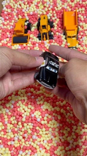 #findtoy truck and friends call sheriff for help someone