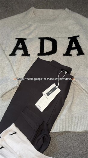 the worlds comfiest leggings pregnant or runnning around at soft play 👶🏼😍 @LOVALL #leggings #ootd #pregnant #mom