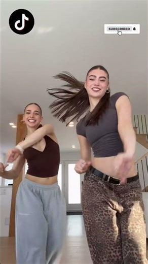 Synchro level: 1000% 👯‍♀️✨ Tag your partner in crime! Did we hit every beat? 👇#ootd #crazy #vibes