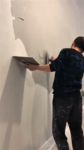 Revolutionizing Wall Skimming: This Wide Trowel Makes Plastering Effortless!