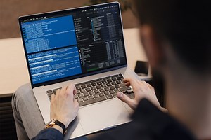 Python is the top programming language data professionals need to learn