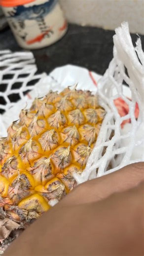 #pineapple cut in seconds!🍍 Just wait for the satisfying finish 🤯✨ #fruit #easycut #cuttingskills