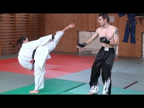 KARATE GIRL VS STREETFIGHTER (real fight)