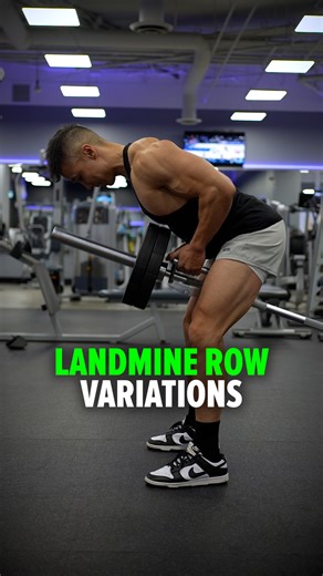 Landmine Rows — Know the Difference! • Single-Arm Landmine Row → Emphasizes the lats (great for building width) • Two-Arm Landmine Row (V-handle, pulling toward upper abs) → Shifts more tension to the middle-to-lower traps, while still engaging the lats • Meadows Row (gripping the sleeve) → Targets the rear delts and upper-to-middle traps, with less lat emphasis Size & Shred Training program 👉🏻 deltabolic.com | Andrew Kwong