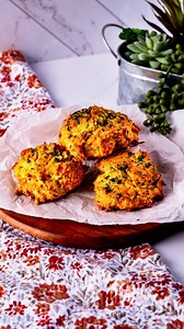 Easy to make cheddar bay biscuits. These biscuits are loaded with cheddar cheese and fresh herbs and are so easy to make. All you have to do is mixed together all your ingredients and then pop it down on a baking sheet and toss it in the oven. Once they’re finished cooking, we give them a brushing of garlic butter and they’re ready for serving. #cheddarbiscuits #cheddarbaybiscuits | Dowell Cooks