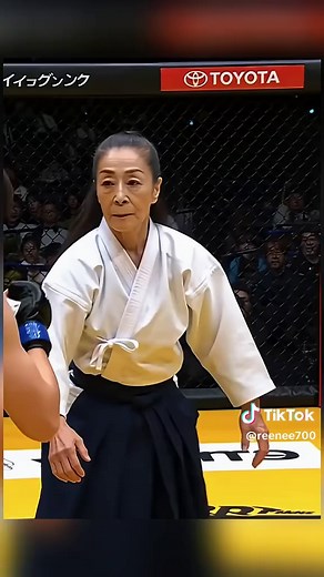 【美しい連携技！豪快な投げからの腕固め】合気道女子 vs 総合格闘家 #異種格闘技戦 #aikido #mma | Aikido