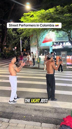Street Performers in Colombia 🇨🇴 #colombia #medellin #tiktokcolombia #fyp