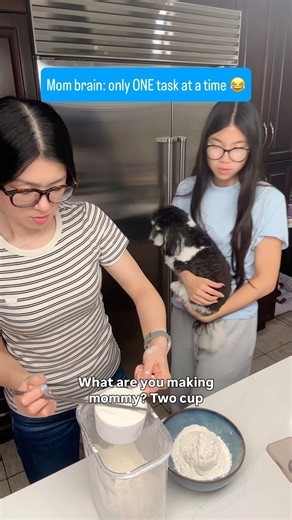 My brain just can’t handle two things at once… 😂🍪 #funnyvideo #comedy #relatable #momlife