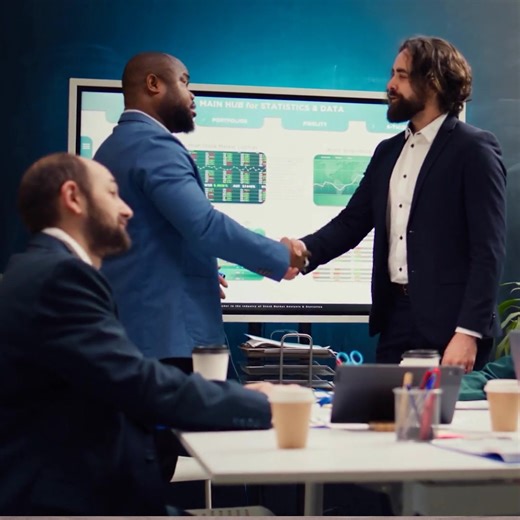 The ULTIMATE Freight Broker Course for 2025 | Are you looking to elevate your freight brokering skills? Or, are you a trucker or dispatcher aiming to transition into a brokerage as a new career path? No matter your circumstances, WE CAN HELP YOU! Our all-new freight brokerage course goes in-depth on all the tools, documents, skills, and strategies you need to become an A1 broker! Get our course NOW on www.truckingacademy.us! | ET Transport