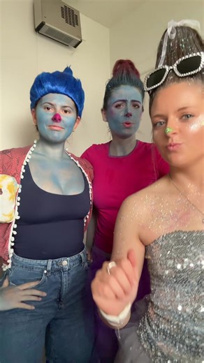 Ash (@ashleigh_davison)’s videos with FOLLOW ME sarahk1m - Sarah Kim