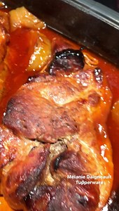 Oh que Wow! La recette a embaumée la maison tout l’après-midi. C’est une réussite. 🍎 🧅 🎃 Porc effiloché pomme oignon citrouille. Sauce sucrée salée. 4h de cuisson à 350* #ultrapro | Mélanie Daigneault - mode de vie famille