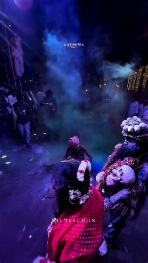 visu_4u on Instagram: "शिवशक्ति 💗🔱 Please follow. 当达到这种速度时,已 经不再是地面 移动,而是以音速前进这段模拟展示了如果以马赫1(约 1330公里/小时)的速度乘坐超音速列车穿越日本,会是一种怎样的体验。目前,日本最快的列车运行速度约为 320公里/小时,而在如超高速磁悬浮列车等先进实验平台上,在受控环境中已经实现了超过600公里/小时的速度。这一模拟远远超出了现有水平,探索当现代铁路概念进化为真正的超高速系统时,未来将具备怎样的可能性。要达到这样的速度,仅靠动力是远远不够的。工程师们正在研究 磁悬浮技术、几乎零摩擦的导轨,以及真空或低压管道系统,以消除超高速运行中最大的限制因素——空气阻力。在马赫级别的速度下,哪怕是微小的空气扰动,也会成为严峻的结构性挑战。因此,未来的超音速铁路构想将依赖于高精度导向系统、AI控制的稳定技术,以及在数百公里范围内以毫米级误差建造的基础设施。一旦实现,如今需要数小时的行程将被缩短到几分钟,这可能从根本上改变通勤方式、区域经济,以及大型城市之间的连接方式。你喜欢科技吗?#科技#创新 # 历史 #技