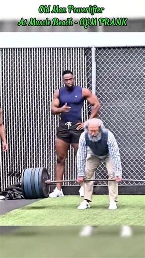 Old Man Powerlifter At Muscle Beach - Anatoly GYM PRANK #funny #trolllife #motivation #gym #edit