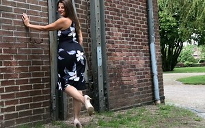 Walk in a Tight Dress,Fishnet Tights&High Heels|Kats little world