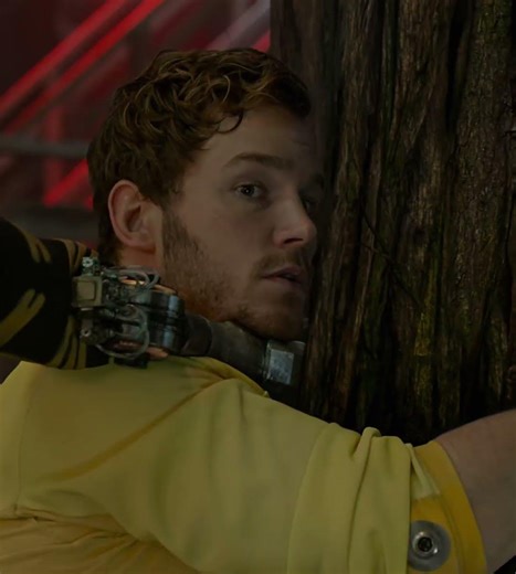 Groot Becomes a Ladder 🌳😂