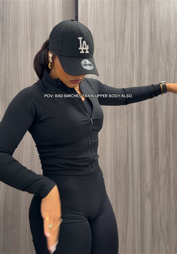 CALL OUT TO ALL MY BAD B’s 🫦 were not slacking with our upper body this year, OK!?👀🦋 Full outfit: @AYBL “EMPOWER COLLECTION” For discount off your next order, I got you besties: MYH💖