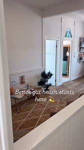 Our beautiful colon hydrotherapy clinic ❤️ where we believe that better health starts from the inside out. We can assist with any type of gut issues from constipation to IBS, diarrhoea, parasites, candida, bloating or if you are just not feeling like yourself! We can assist with detoxing the colon and liver which can assist with conditions such as hormonal imbalances, inflammation, skin, mental clarity, anxiety, depression, ADHD, chronic illness, autoimmune and so much more. A healthy outside st