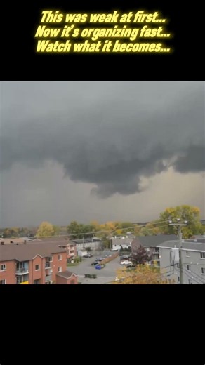 ⚠️ Rotating Wall Cloud: Is a Tornado Forming Now? 🌪️