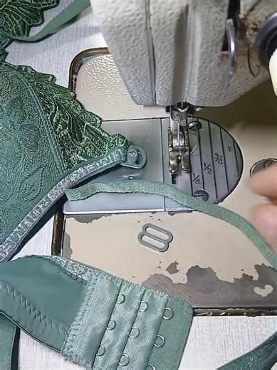 Amazing Sewing Tips for Beginners: Neckline Design Tutorial