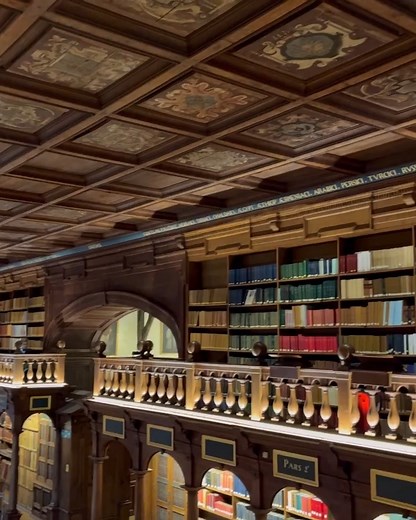 Duke Humfrey's Library📚 📸observingoxford | Beautiful old libraries, castles and ancient architecture