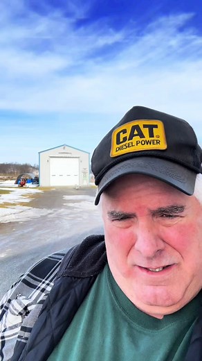 Happy Friday! #truckertok #farmtok #CapCut #owneroperatorlife #pennsylvania #bucketlife #379peterbilt #