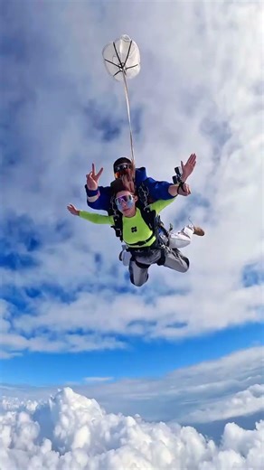 Master Excavator Skills with Lanxiang, Backflip Demos & Parachute Photos