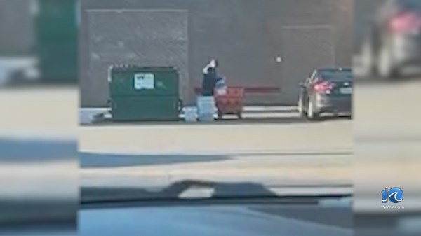 Video shows postal carrier throwing away mail in NN