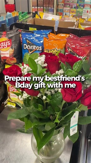 Best Friend's Birthday Gift: Gift Cards & Roses