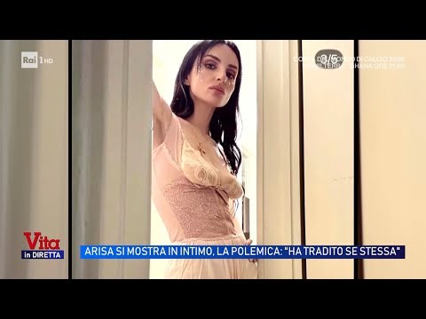 Arisa poses in lingerie, sparking controversy: "She has betrayed herself" - Vita in diretta 06/23...