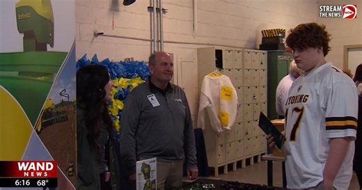 Students explore ag careers at Warrensburg-Latham