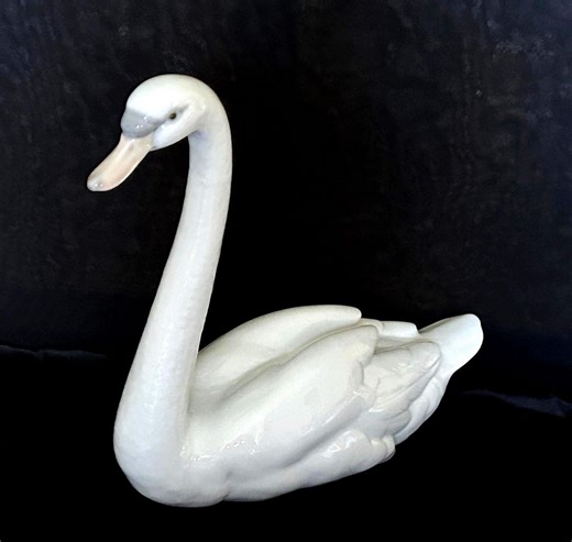 Lladro Graceful Swan #5230 8 1/4 Tall White Porcelain Figurine Made in Spain. - Etsy