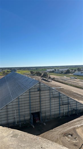 Meet Brooke, one of our #HarvestHeroes from Moree, NSW 👋🌾 From sampling grain to loading trains, there’s no shortage of activity at Moree during harvest. We’ve still got plenty of #harvest roles available across NSW and VIC, so head to the link in our bio to learn more and to apply! 🔗 | GrainCorp