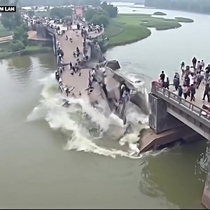 The stone observation deck collapses right during the earthquake - people are in a panic, no one expected such horror!...See more | Jia's Vlogs Ph